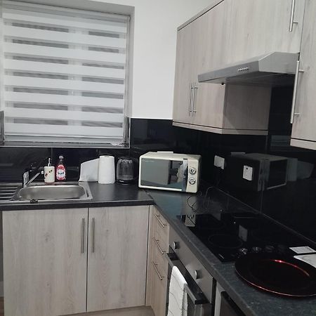 Jj Serviced Apartment - Close To Tube Station & Near Central London & Wembley Northolt  المظهر الخارجي الصورة
