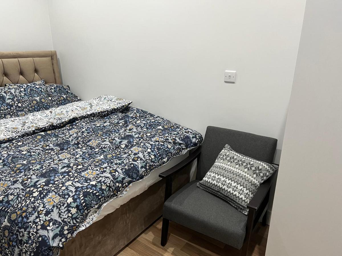 Jj Serviced Apartment - Close To Tube Station & Near Central London & Wembley Northolt  المظهر الخارجي الصورة