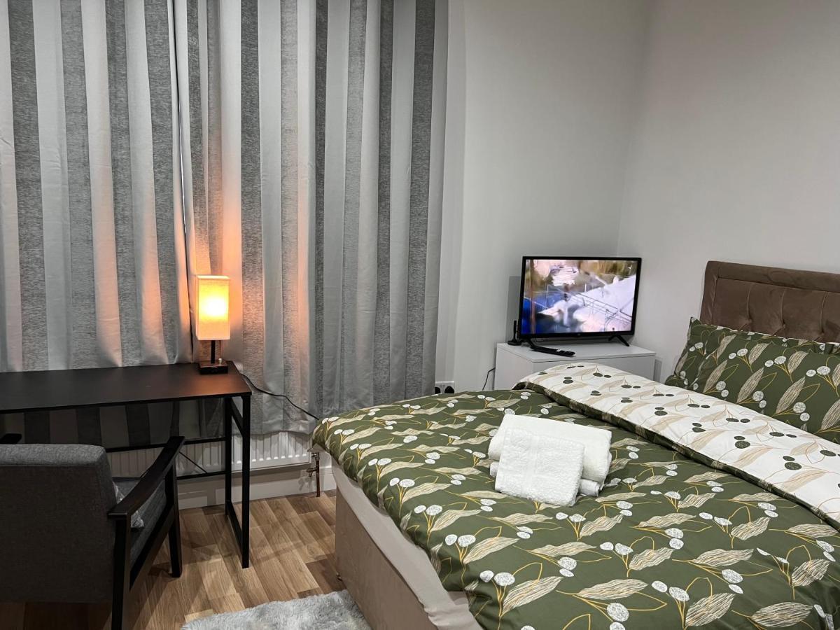 Jj Serviced Apartment - Close To Tube Station & Near Central London & Wembley Northolt  المظهر الخارجي الصورة